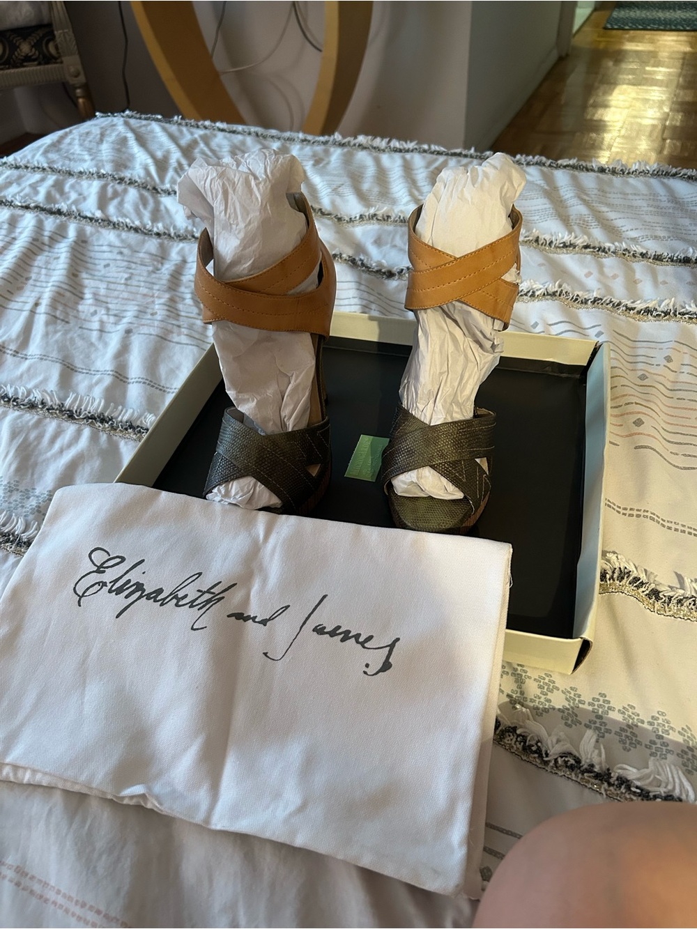 NWT Elizabeth and James Two-Tone Lizard Embossed Leather Sandals